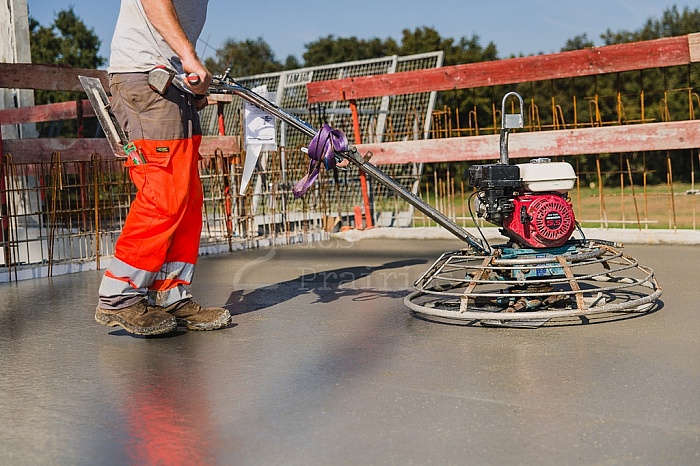 Surfaçage du béton avec l'hélicoptère