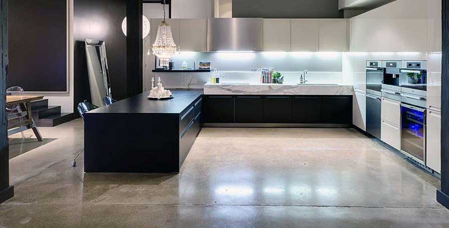 Revêtement de sol en beton lisse pour la cuisine