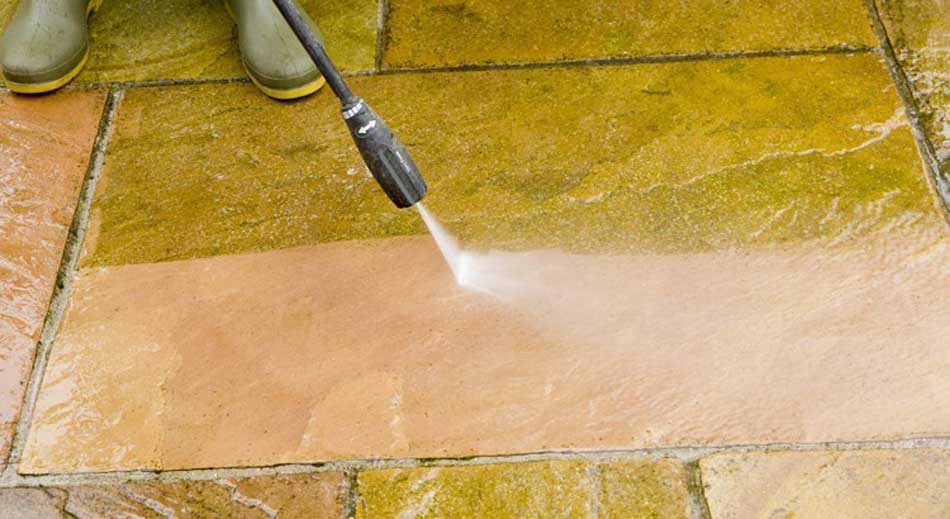 Comment bien Nettoyer une terrasse en pierre? PaveBéton