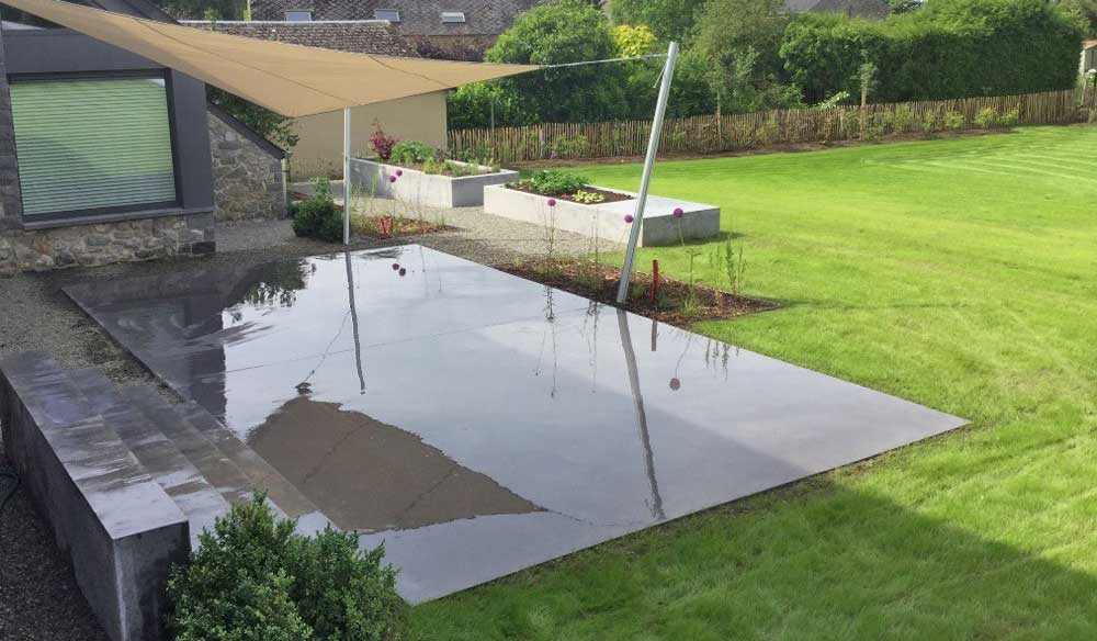terrasse de jardin en Béton lissé